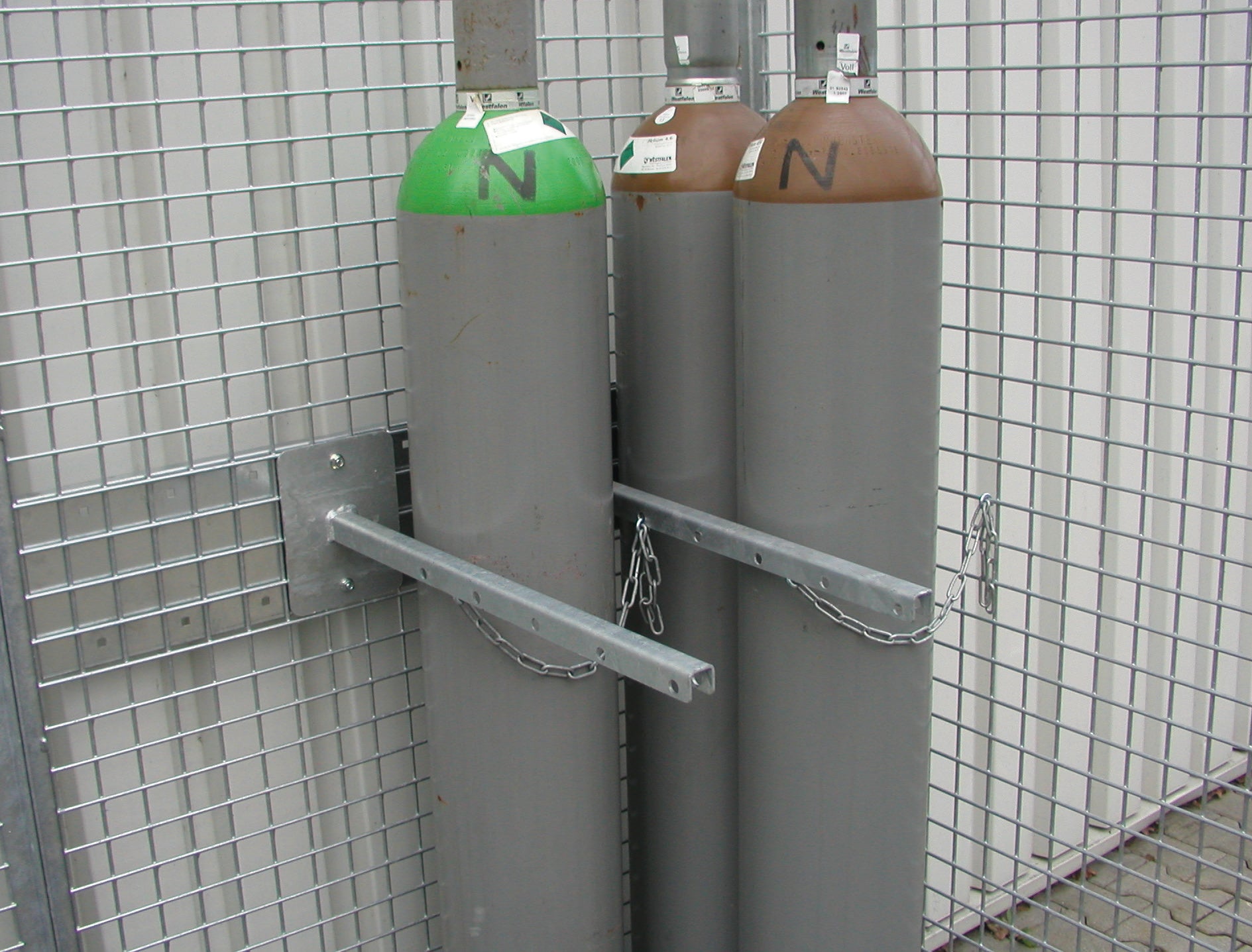Fixture for Gas Cylinders with Safety Chain for Gas Cylinder Container Type GFC