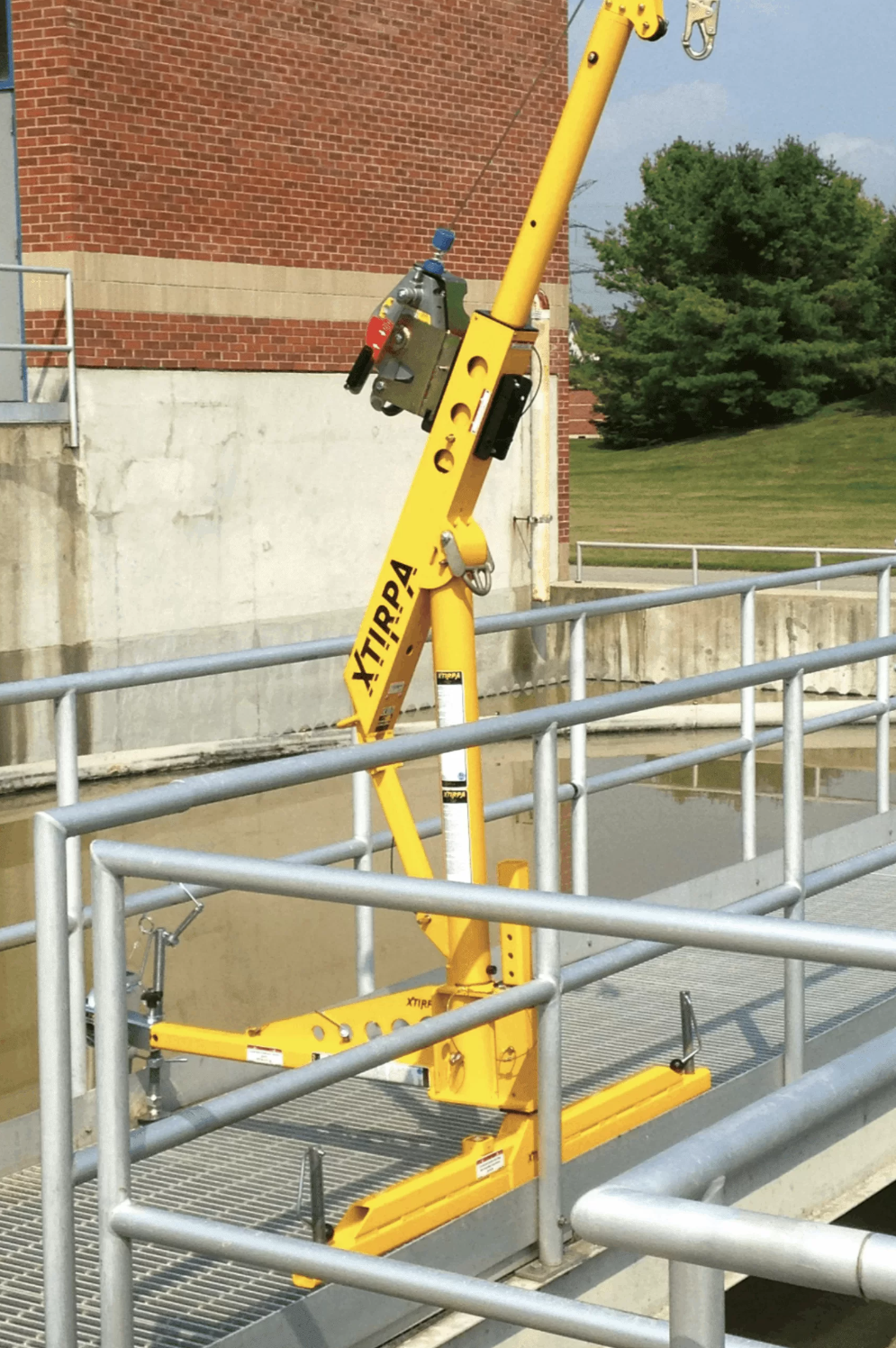 XTIRPA IN 8007 - 610mm (24") Mast-Davit Arm with Stabiliser