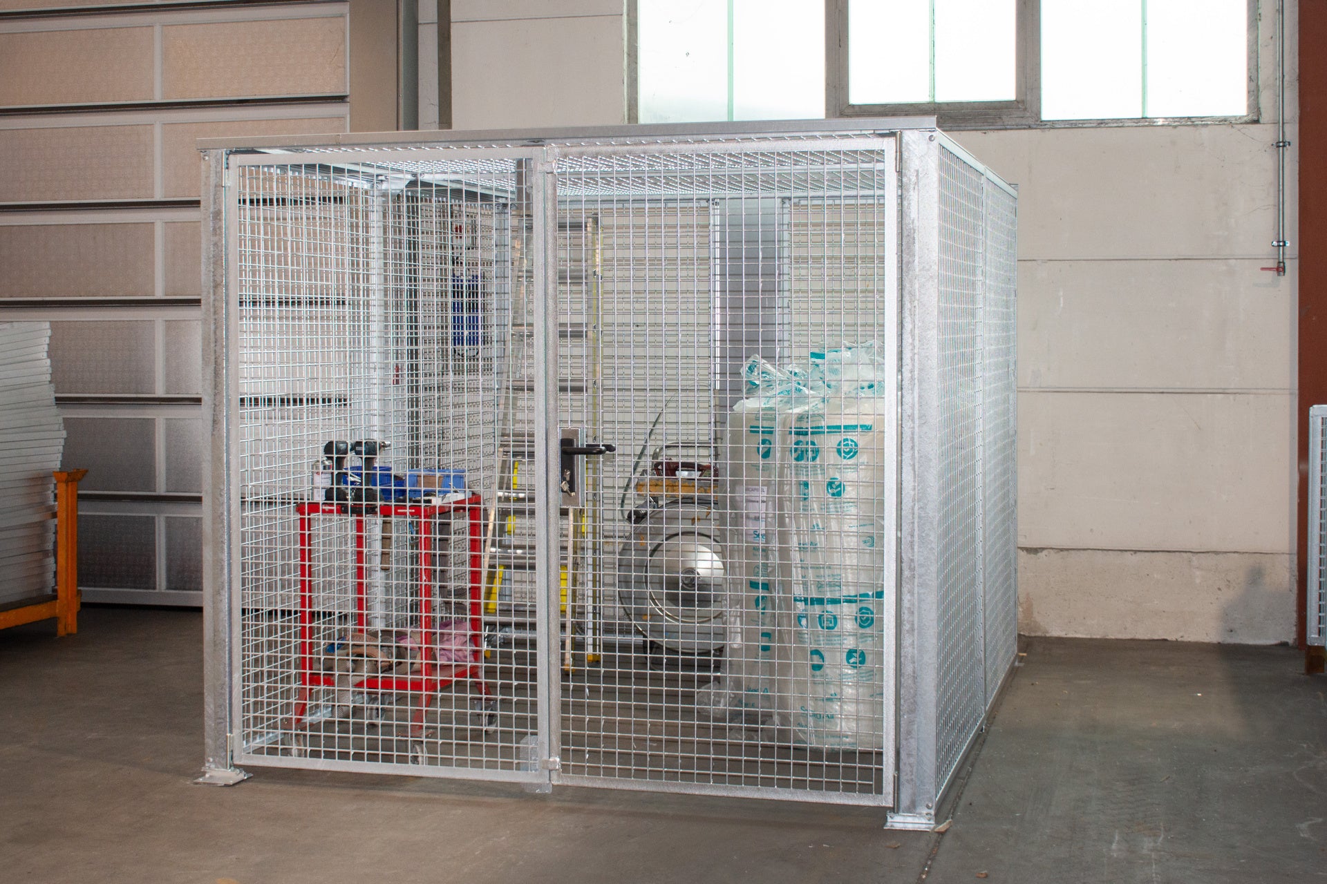 Security cage for storage LBM 3000