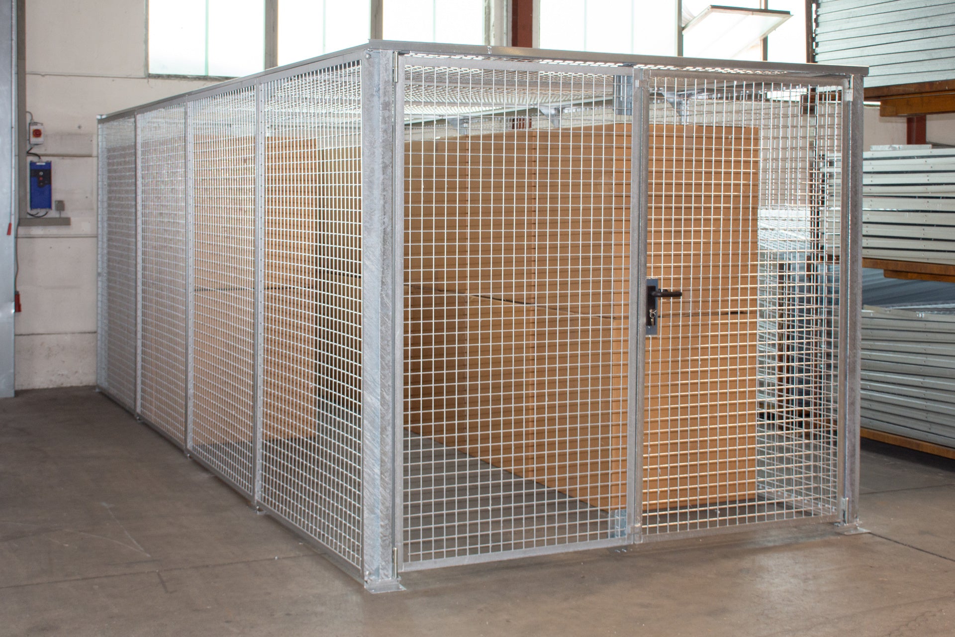 Security cage for storage LBM 6000