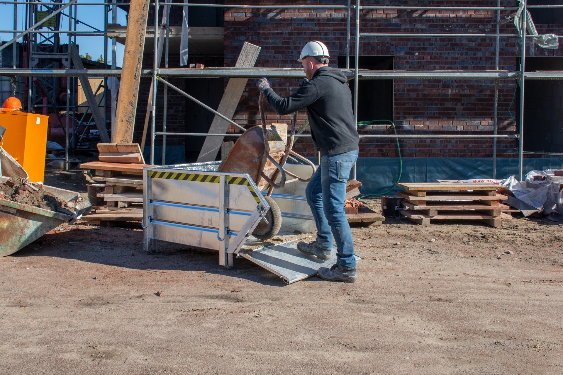Container for Building Materials BBK 100
