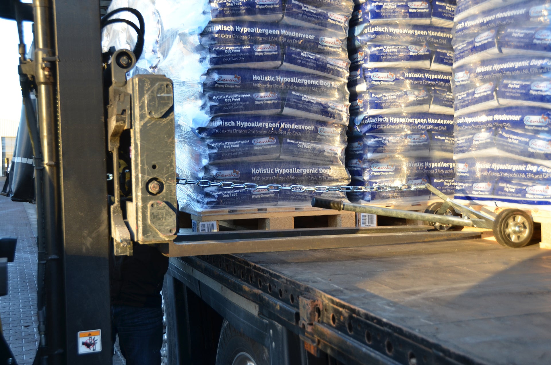 Two-Wheeled Pallet Picker PZ