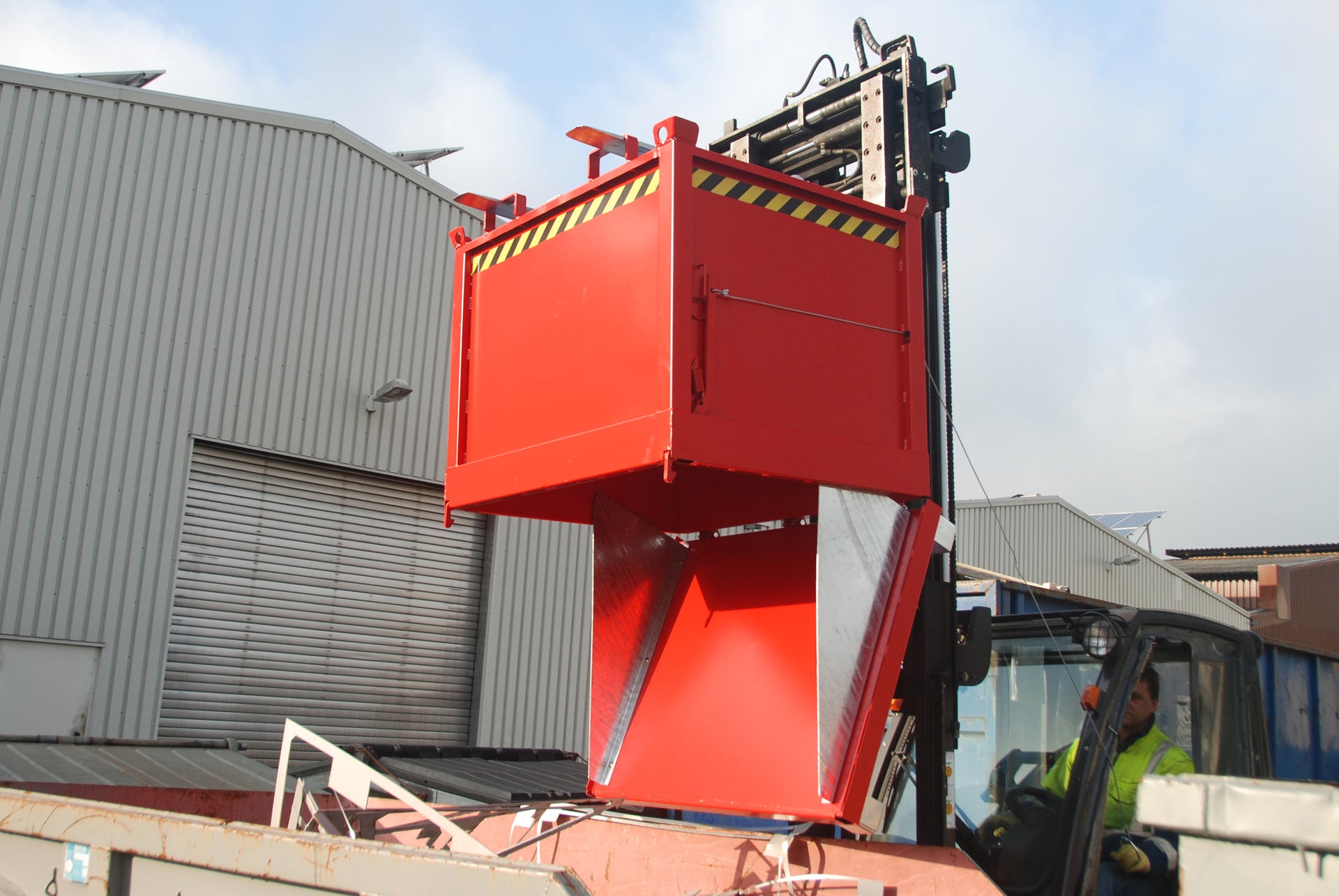 Container with Drop Away Base FB 2000