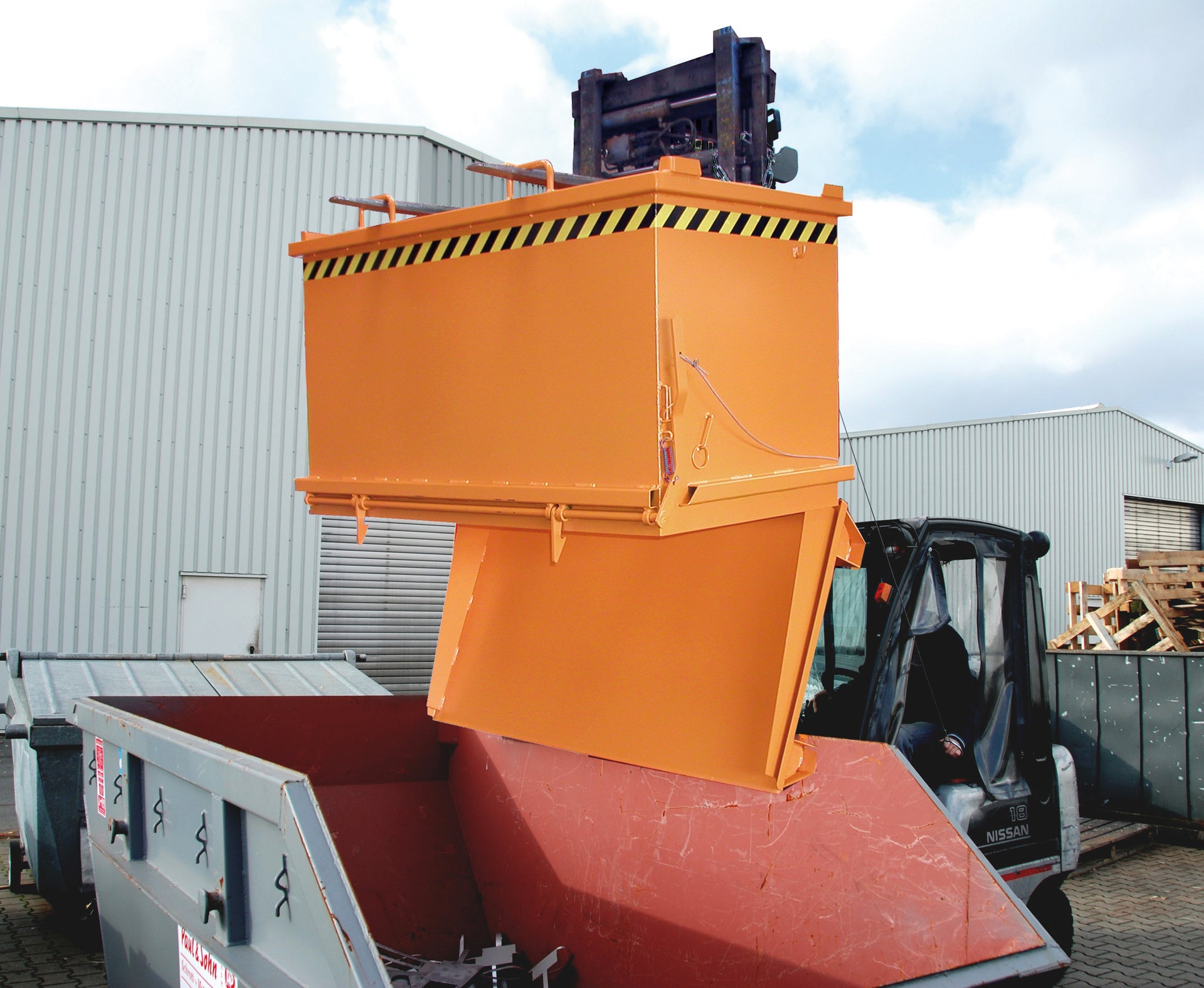Container with Drop Away Base SB 1500