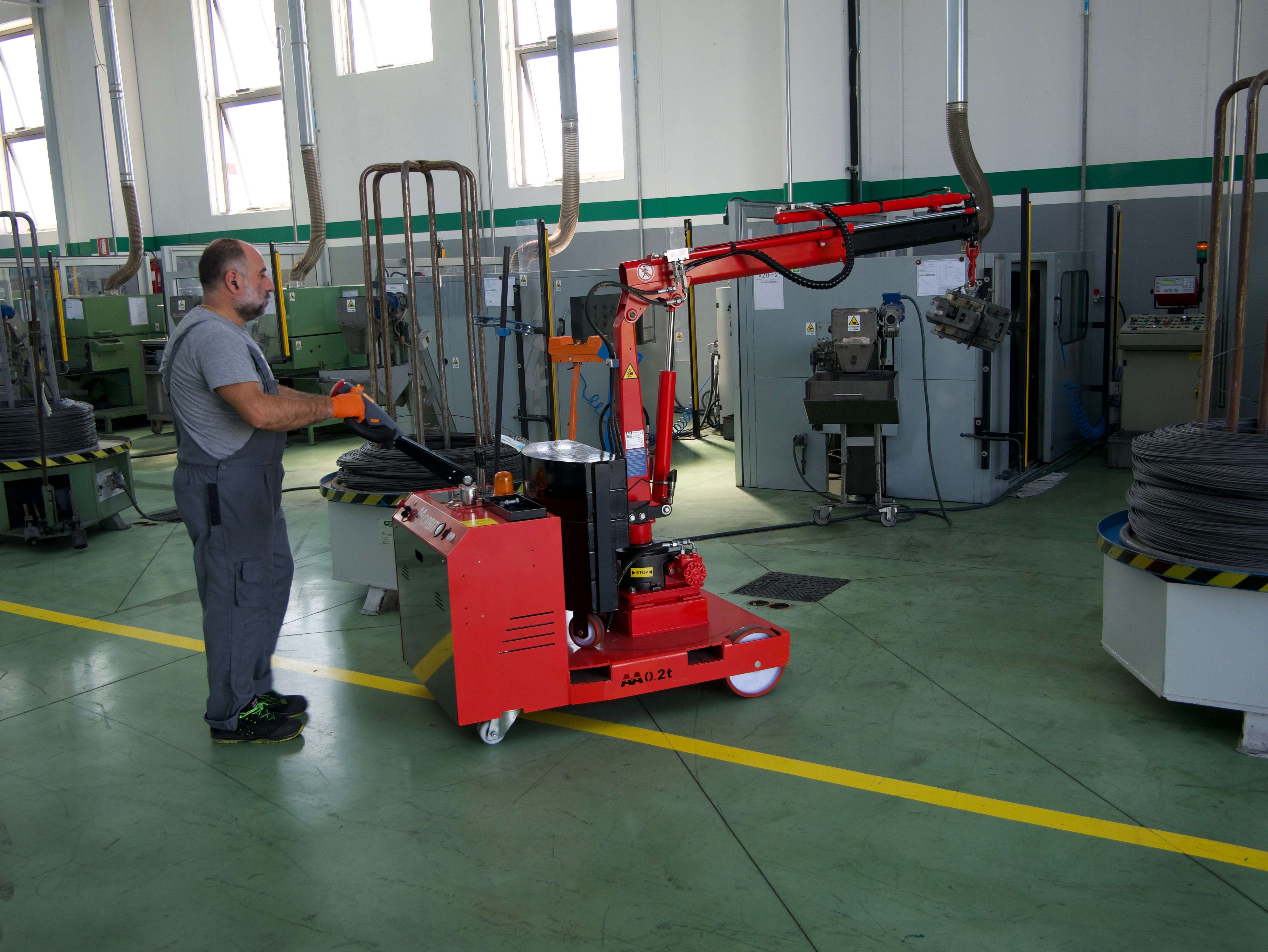 mobile hydraulic lifter counterbalanced crane 200 kg capacity
